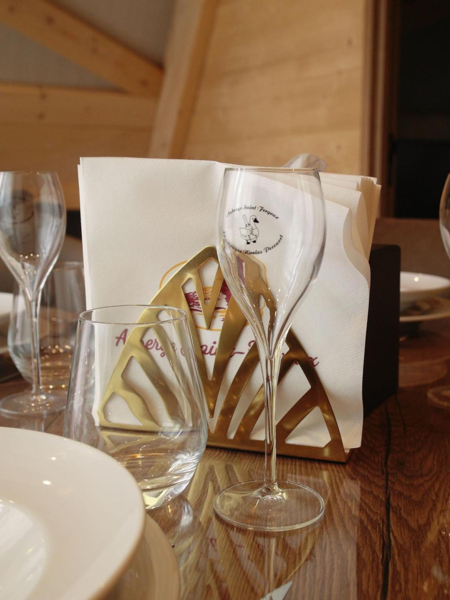 Auberge Saint Fergeux Gionges Bagian luar foto